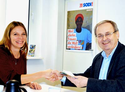 Spendenübergabe Kommunales Bildungswerk e. V. an SODI